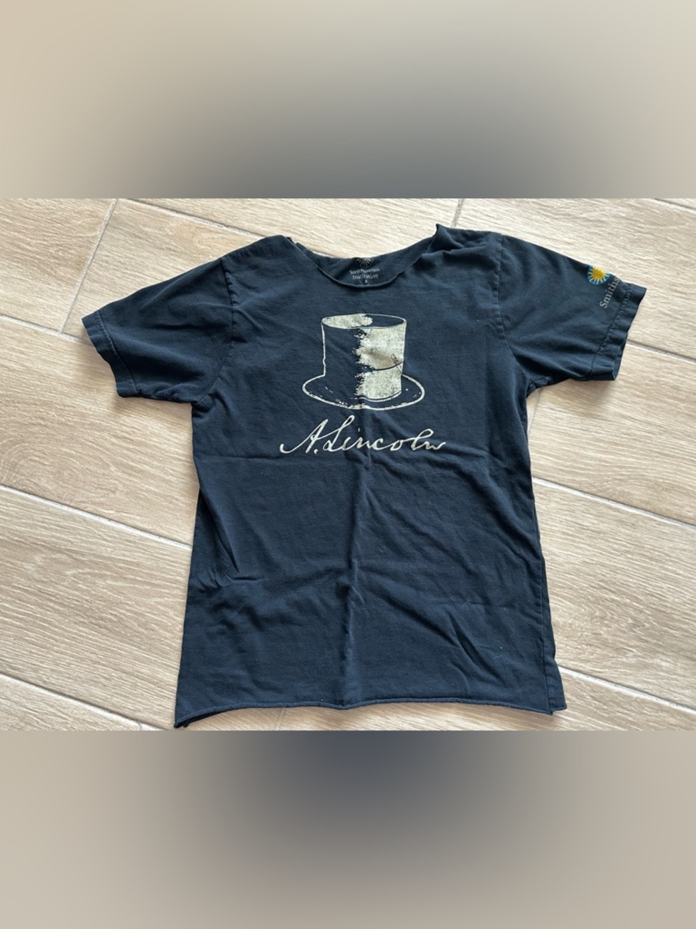 Smithsonian museum President Lincoln tshirt small black cut neck